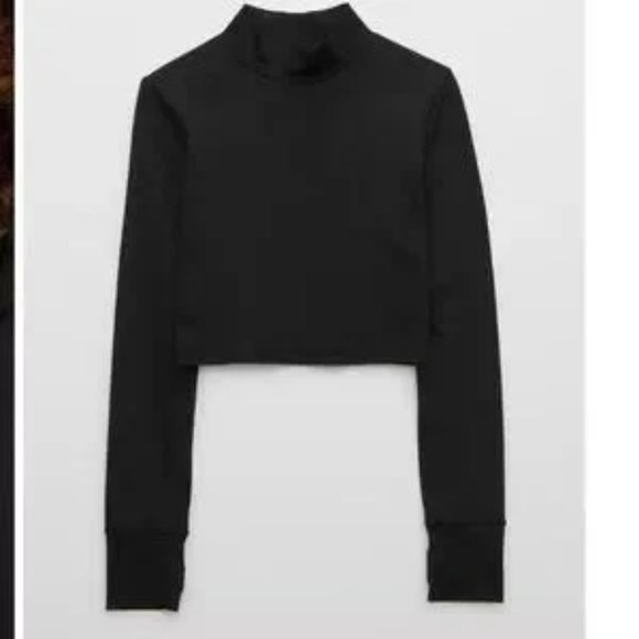 OFFLINE By Aerie The Hugger Mock Neck T-Shirt - NWOT - Picture 2 of 8